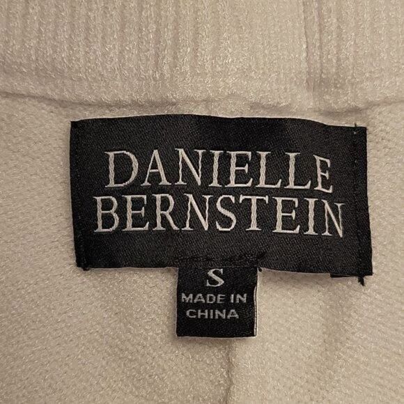 Danielle Bernstein Women's Sweater Shorts Sz S - Picture 3 of 8